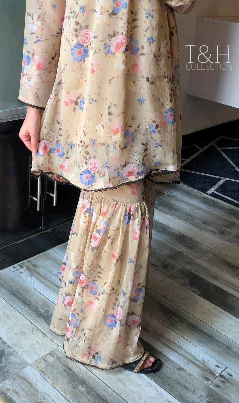 Elegant 2-Piece Gharara Set for Stylish Occasions