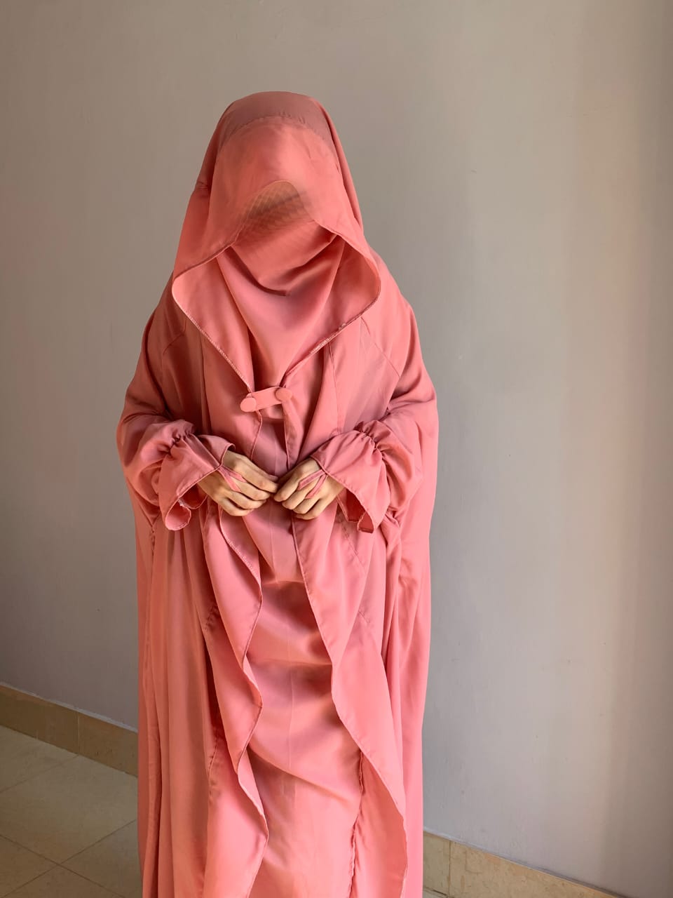 Elegant Saudi Jilbab – Modest & Traditional Style
