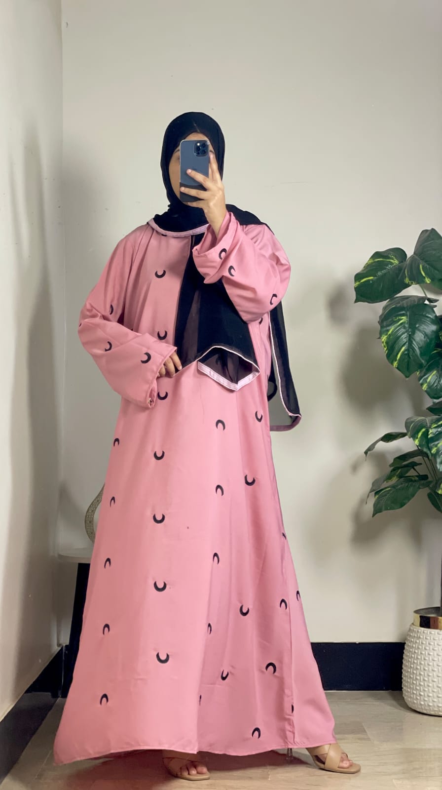 Moon Embroidered Abaya Elegant Full Coverage Abaya