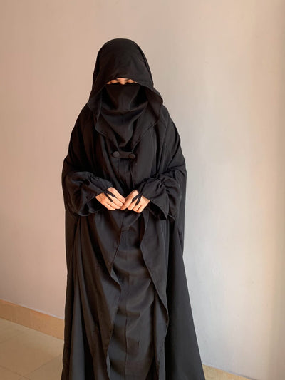 Elegant Saudi Jilbab – Modest & Traditional Style