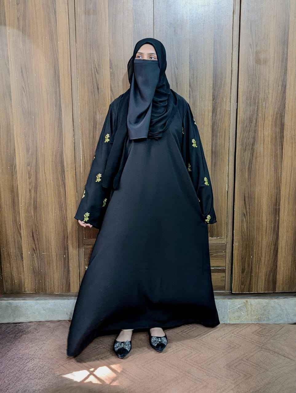 Stylish Embroidered Sleeves Abaya