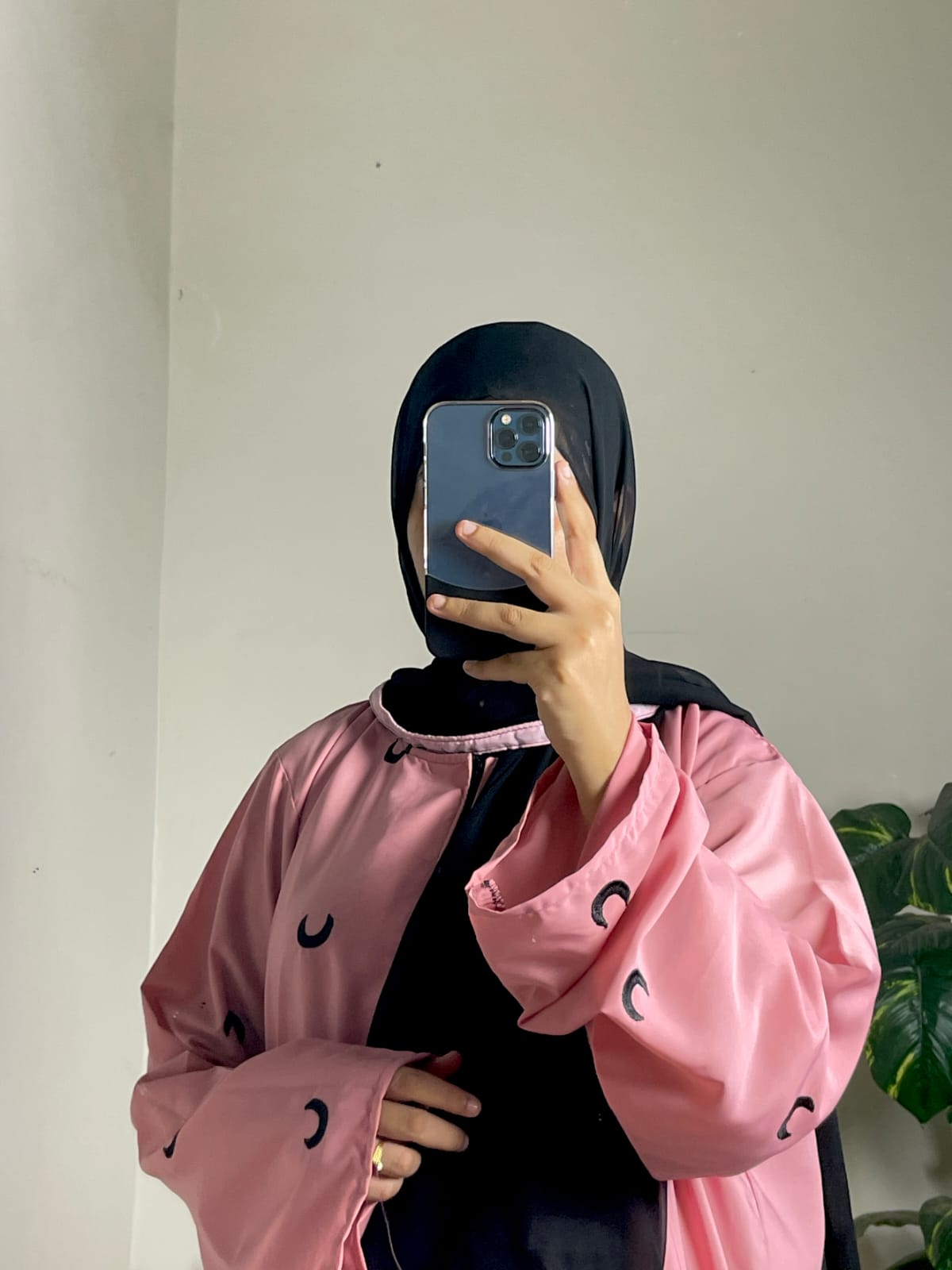 
        Abayas